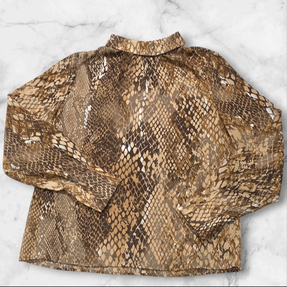 H&M Tops - H&M Long Sleeve Tan & Brown Animal Print Blouse Top Shirt Size 4- C81